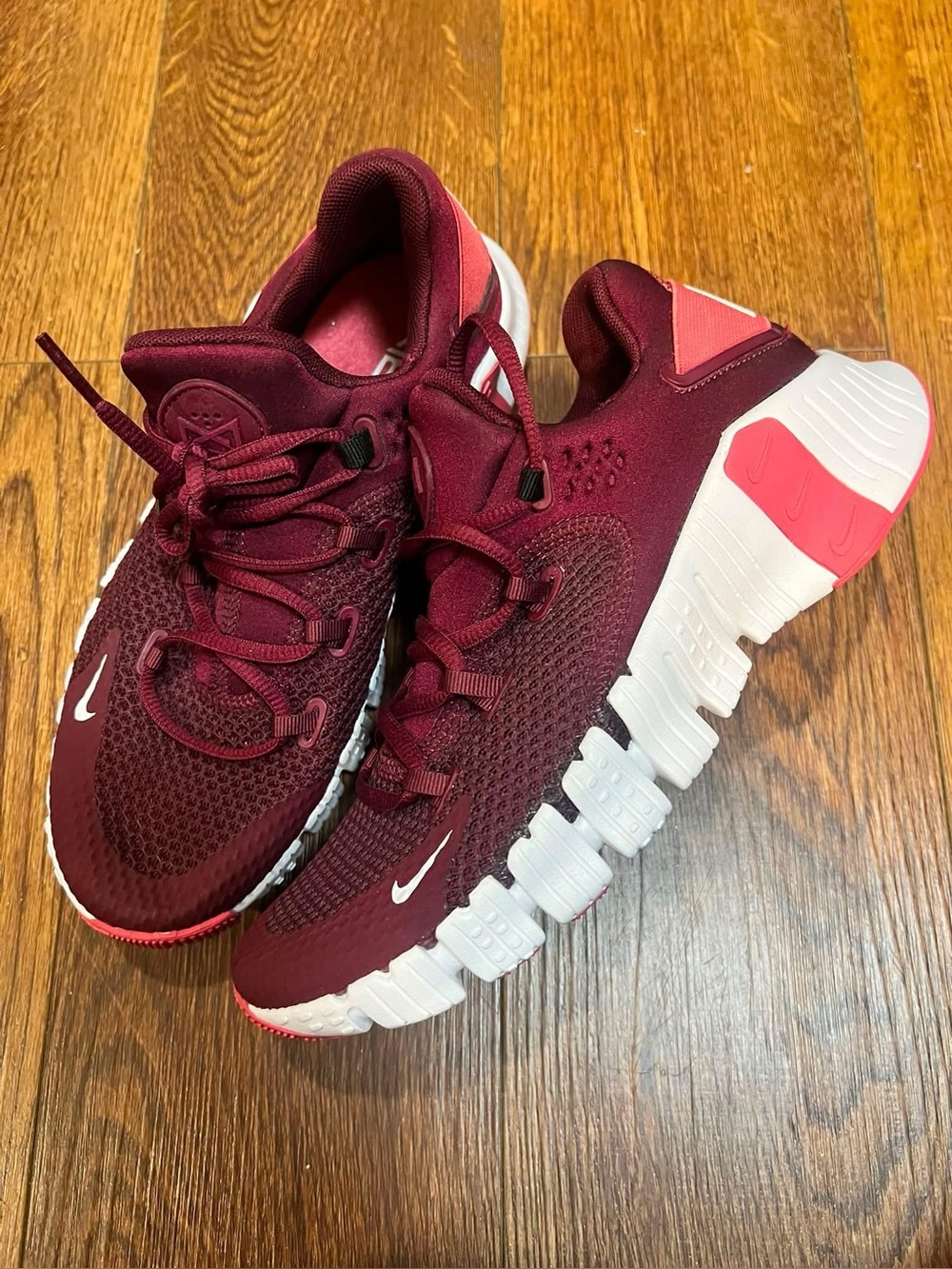 Nike Women’s Free Metcon 4 Training Shoe - Burgundy/White